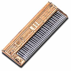 #582 Roland Synthesizer
